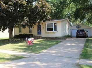 4085 Boston Dr, Bettendorf, IA 52722