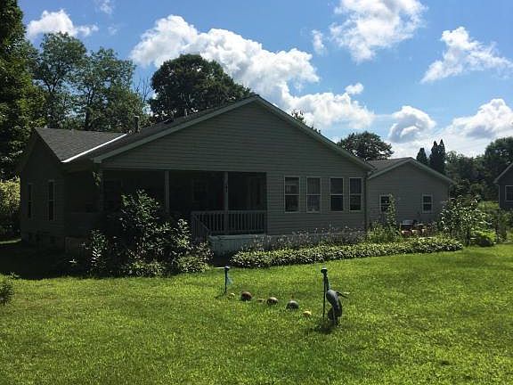 3rd image of 5 Bradley Ave