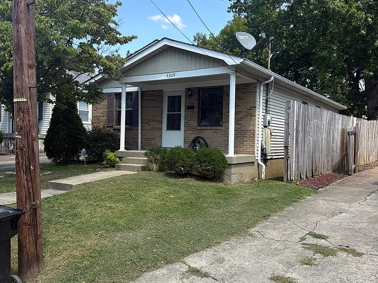 4309 Malcolm Ave — Photo 2