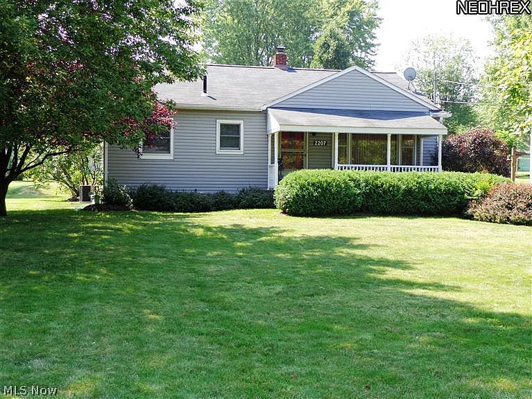 2nd image of 2207 Clearview Ave NW