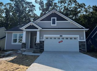 17503 Baltrusol Dr, Spring Lake, MI 49456