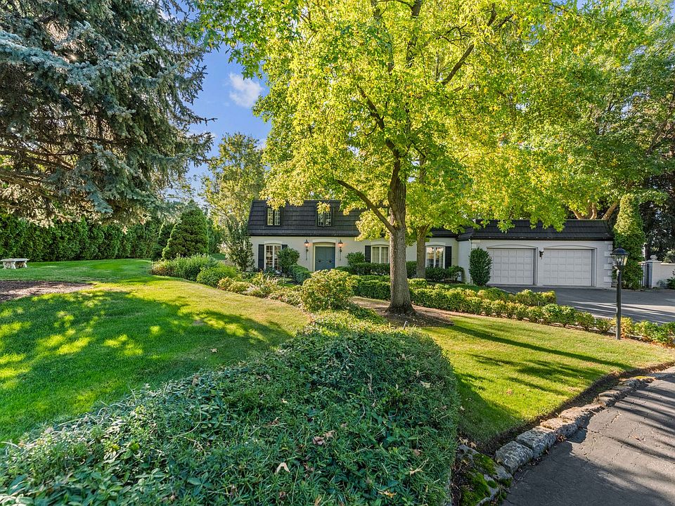 1st image of 990 W Parkhill Dr