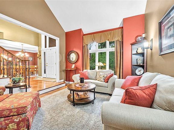 5th image of 8130 Creekside Trce
