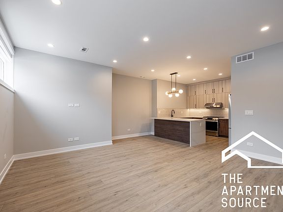2nd image of 2351 W Flournoy St #2