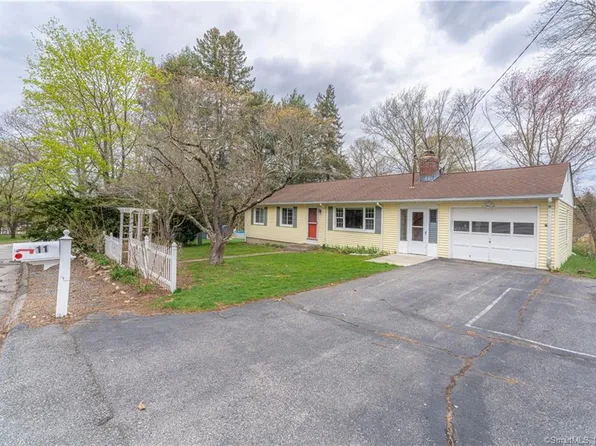 11 Clark Lane, Ledyard, CT 06335