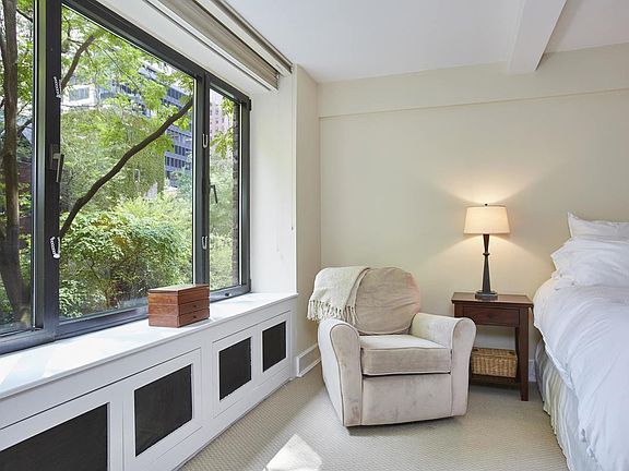 3rd image of 230 E 50th St APT 4B