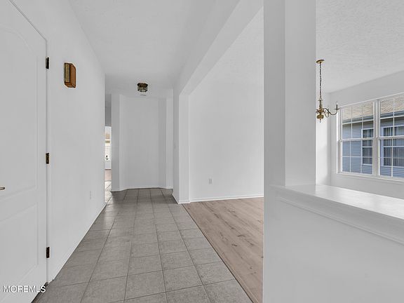5th image of 11 Springlawn Drive
