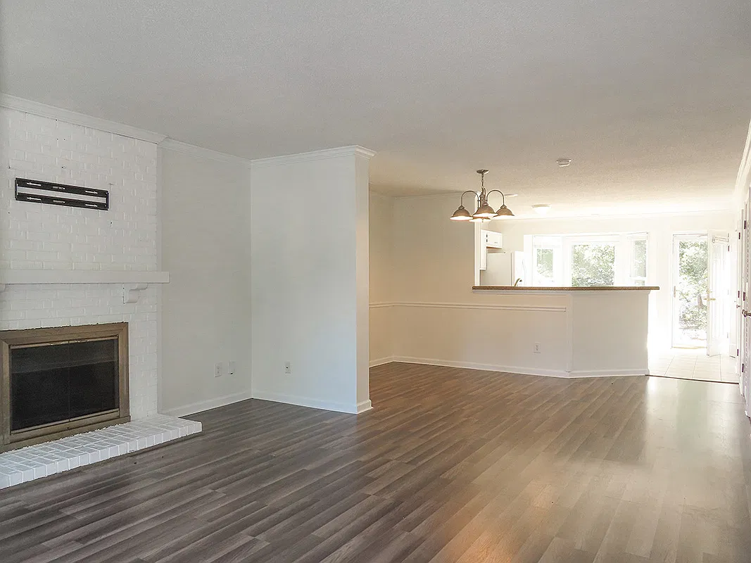 2 bed, 1356 sqft, $1,595 — Photo 3