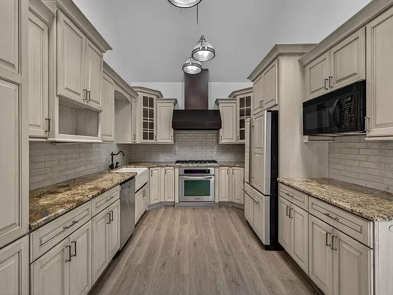 1330 Cherry St NE — Photo 12