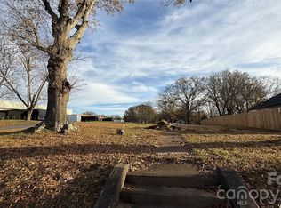 704 Grover St, Shelby, NC 28150