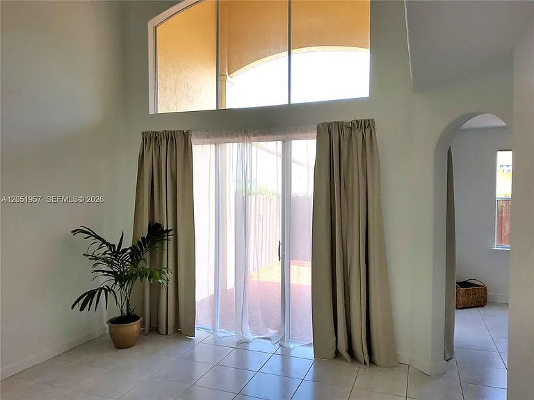 11252 NW 54th Ter — Photo 5