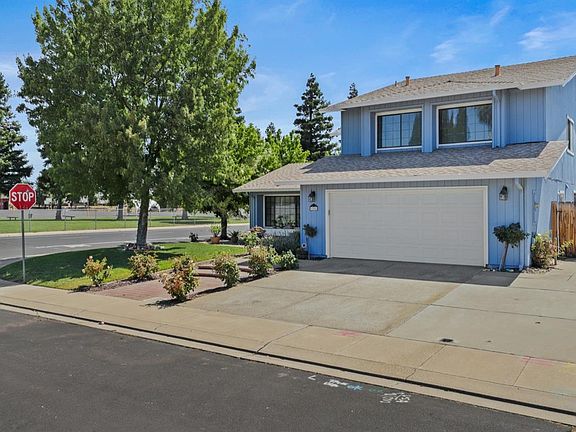 3rd image of 1208 Correia Pl