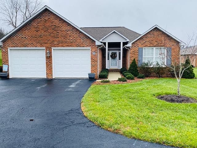1st image of 60 Brooke Crossing Ln