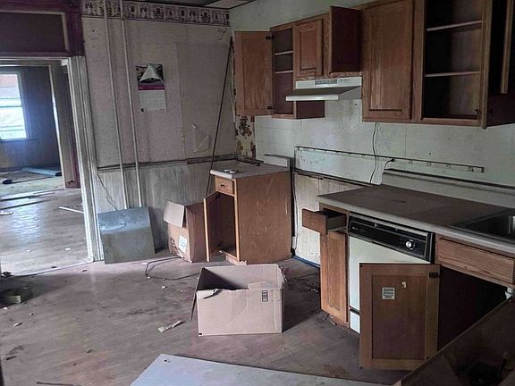 3rd image of 804 Napoleon St