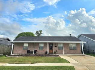 5 Cedar Ln, Gretna, LA 70053