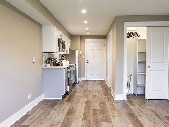 Lakeside Village Kitchen