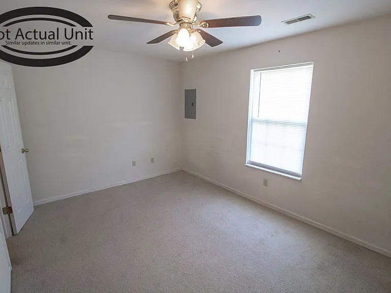 1413-1415 N Frideriki Dr — Photo 20