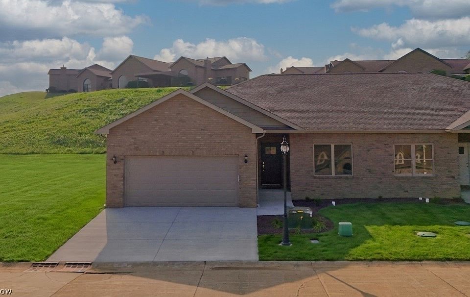 1st image of 49099 Fairway Dr