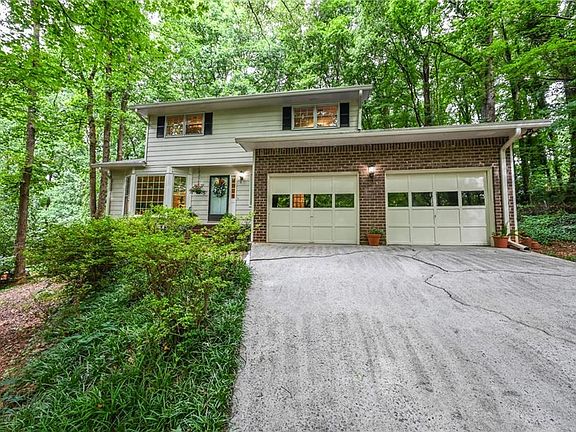 3rd image of 4649 Montauk Rd