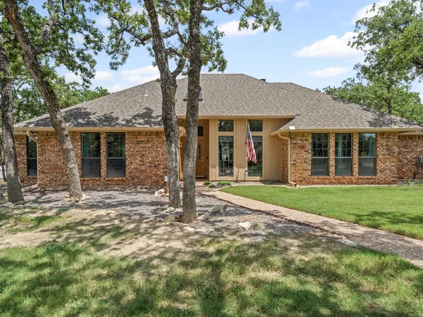 708 Shady Creek Dr, Kennedale, TX 76060
