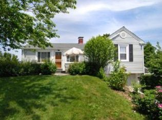 2 Marine Dr, Narragansett, RI 02882