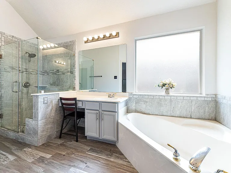 608 Laura Ln — Photo 14