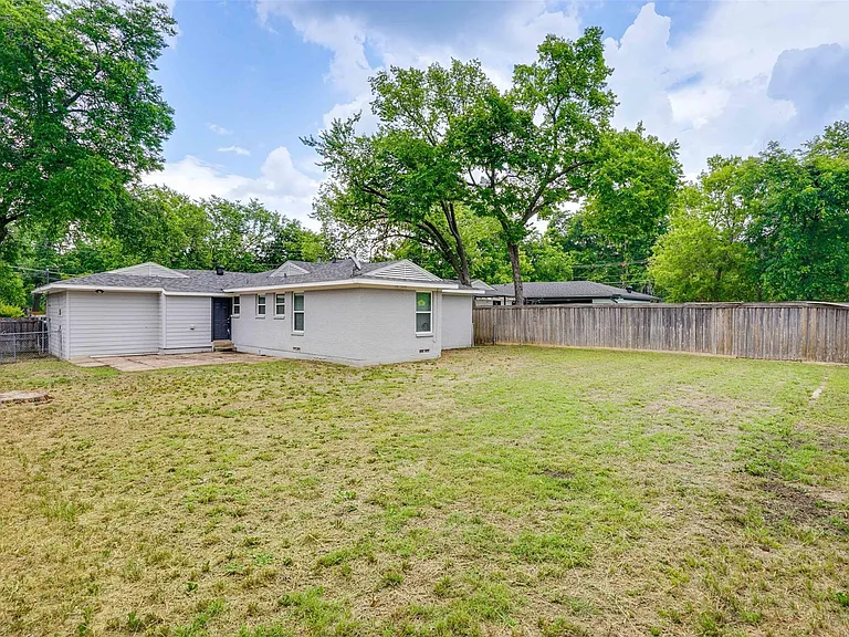 2140 Springhill St — Photo 22