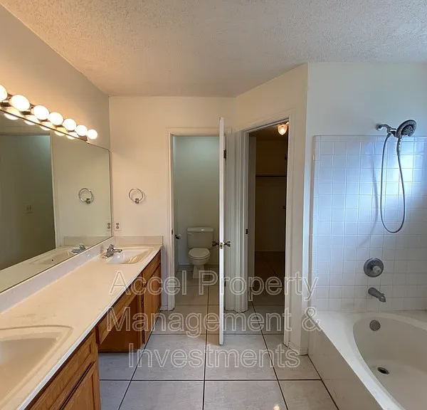 6617 N 40th St — Photo 7