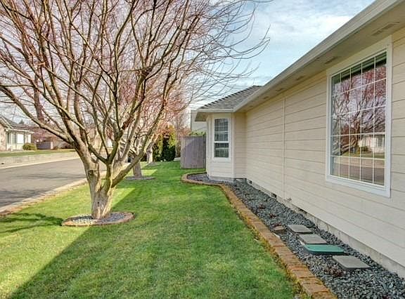 5th image of 134 Meadowbrook Dr
