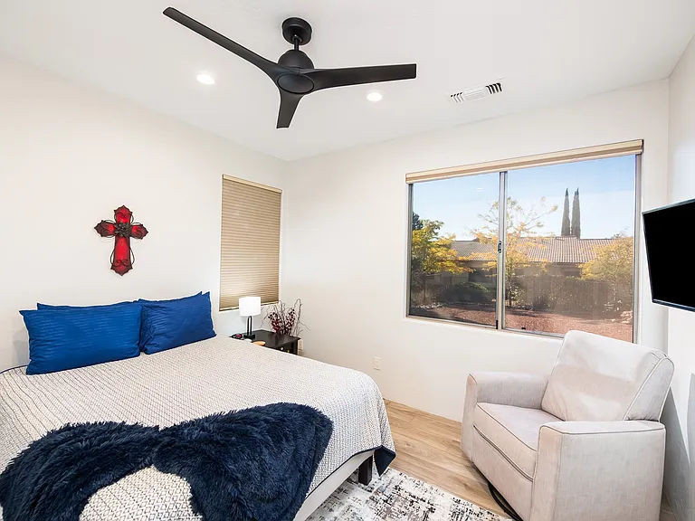 155 Quartz Dr — Photo 18