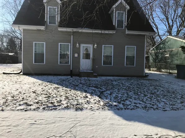 1429 Embassy Ln, Ford Heights, IL 60411