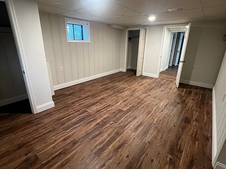 2404 Darrow St — Photo 26
