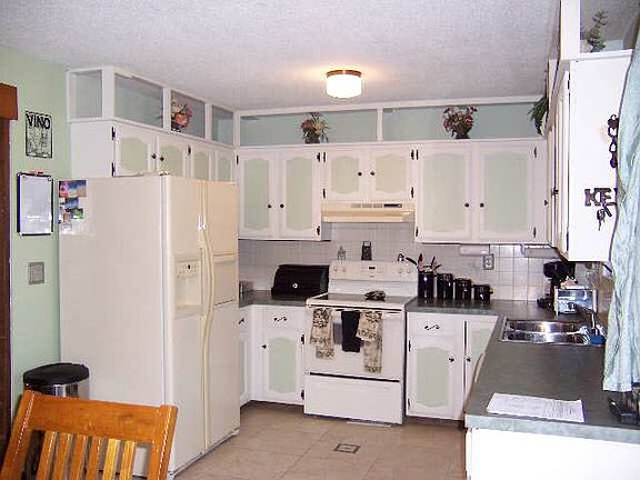 4th image of 1405 Meeker Ct