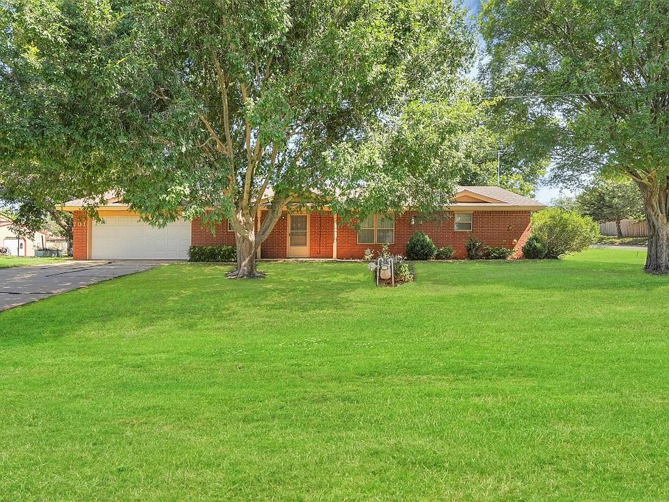701 W 4th St, Cordell, OK 73632 Zillow