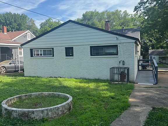 3rd image of 1981 Boyle Ave