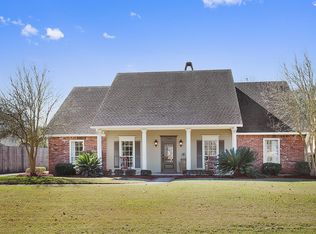 11024 Meadow Lake Dr, Baton Rouge, LA 70810