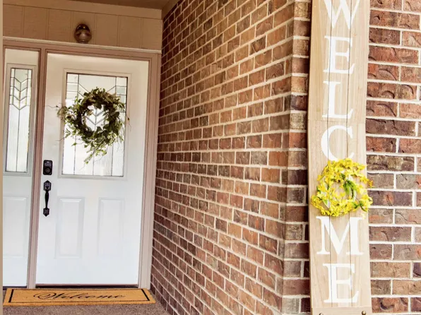 332 N Delaware Ave, Manhattan, KS 66502