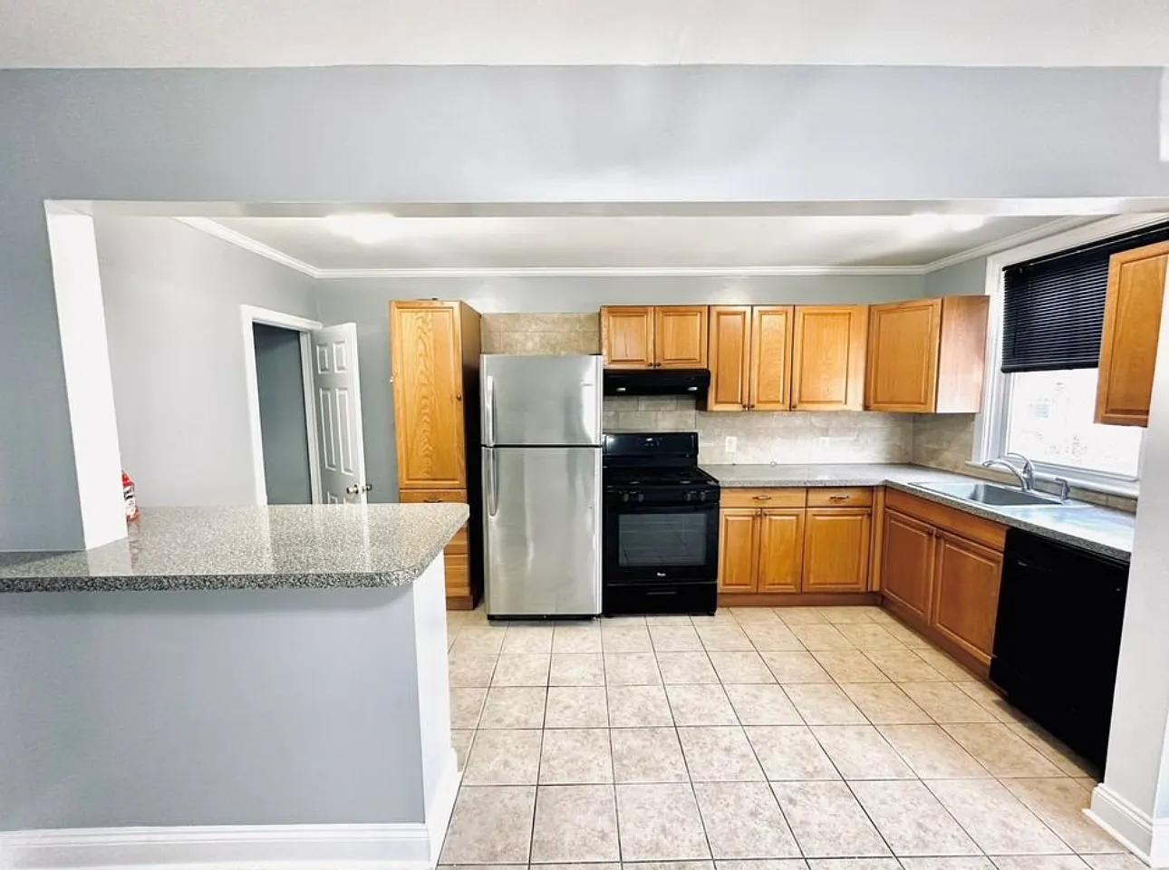 809 Fairfax Rd — Photo 4