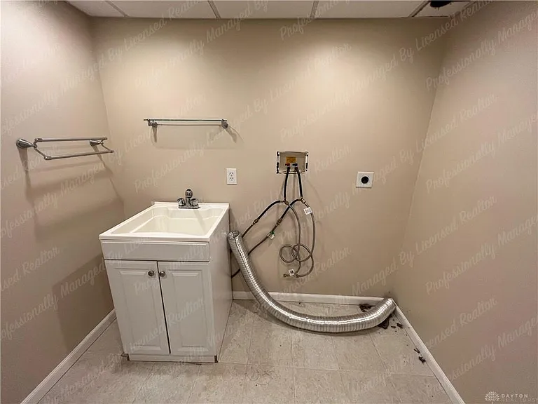 1131 Windsong Trl — Photo 27