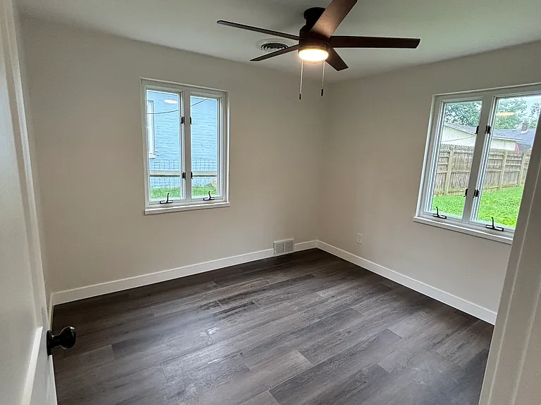 2625 Oakley Ave — Photo 10