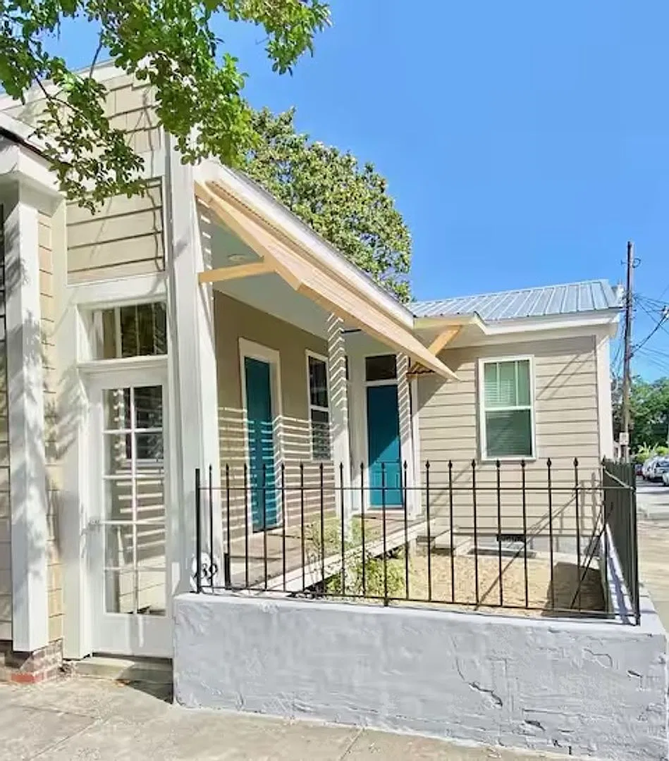 2 Bedroom, 2 Bathroom Home in Westside Subdivision - Downtown Charleston — Photo 1