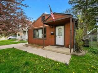 335 Silver St, Elgin, IL 60123