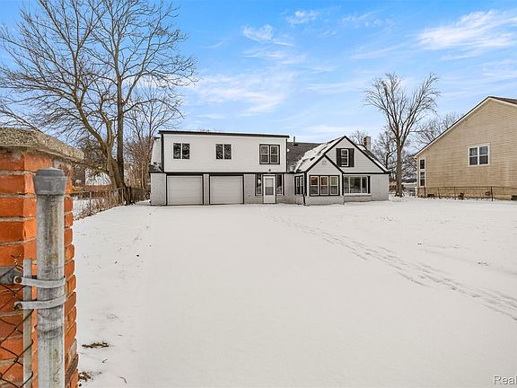 5th image of 6071 Dexter St