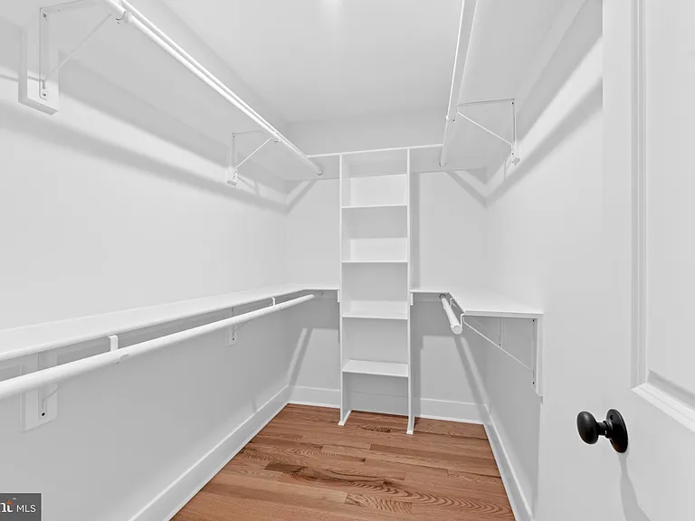 1434 Marshall St — Photo 35