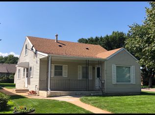 912 E 3rd St, Mccook, NE 69001