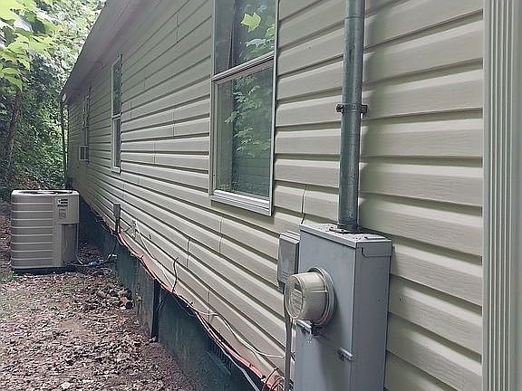 3rd image of 138 Windhaven Dr