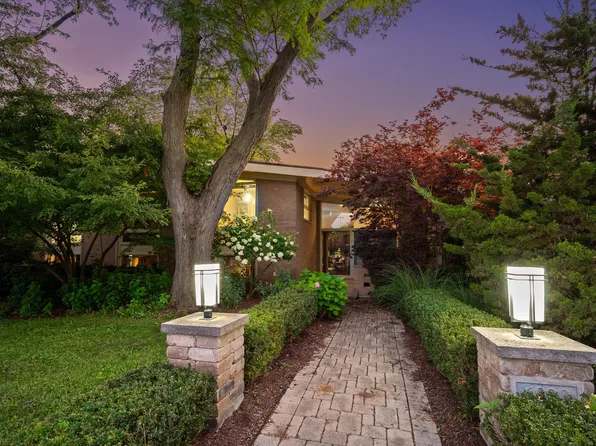 6920 N Kostner Ave, Lincolnwood, IL 60712
