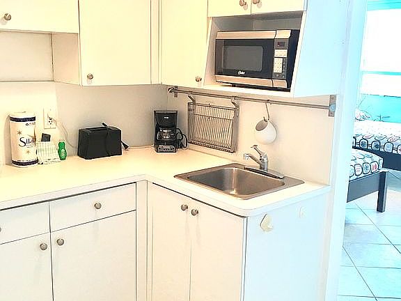 4th image of 5445 Collins Ave APT 501