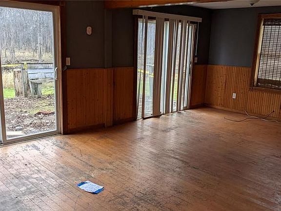 5th image of 404 W Water St
