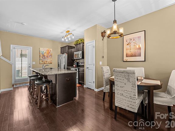 3rd image of 1209 Skywatch Ln #121